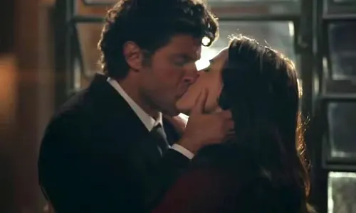 
					Quem Ama Cuida: Pedro vive amor com Adriana e Bruna ganha novo chifre
				
				