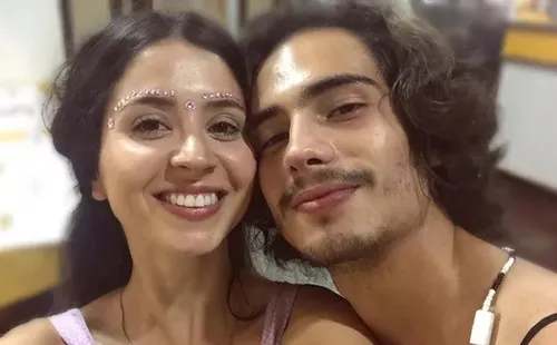 
					Danilo Mesquita vê show de Anitta com pai da cantora em meio a rumores
				
				