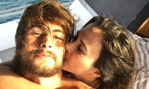 
					Rafa Vitti abre o coração em declaração no aniversário de Tatá Werneck
				
				