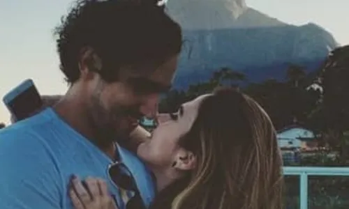 
					Tatá Werneck reage sobre contracenar com o ex, Renato Góes
				
				