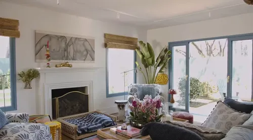 
					Vivendo em 'muquifo' em Quem Ama Cuida, Chay Suede tem mansão luxuosa
				
				