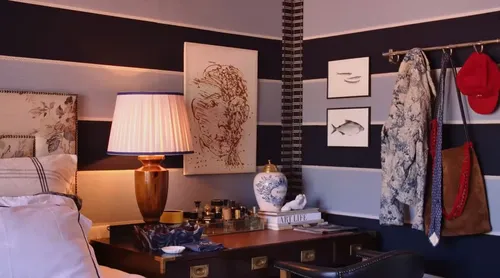 
					Vivendo em 'muquifo' em Quem Ama Cuida, Chay Suede tem mansão luxuosa
				
				