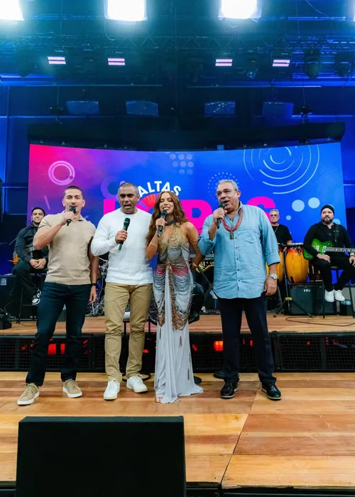 
					Anitta expõe ajuda essencial de Viviane Araújo e manda recado na Globo
				
				