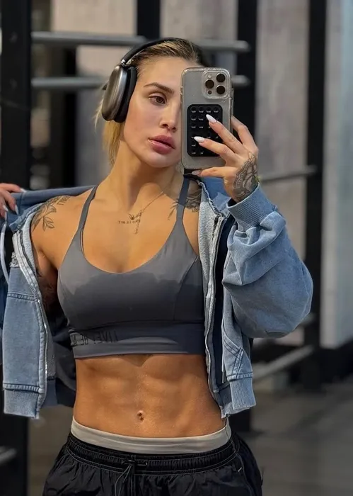 
					Bruna Rotta expõe transtornos alimentares durante namoro com Rodrygo
				
				