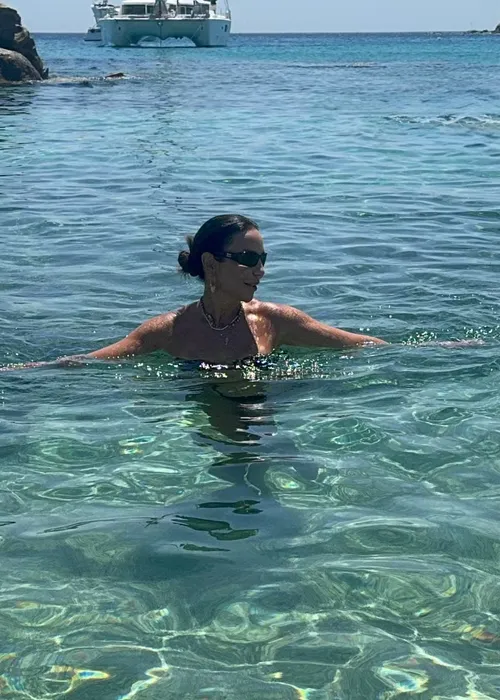 
					Ivete Sangalo ganha mensagem amorosa de Tiago Maia em foto de biquíni
				
				