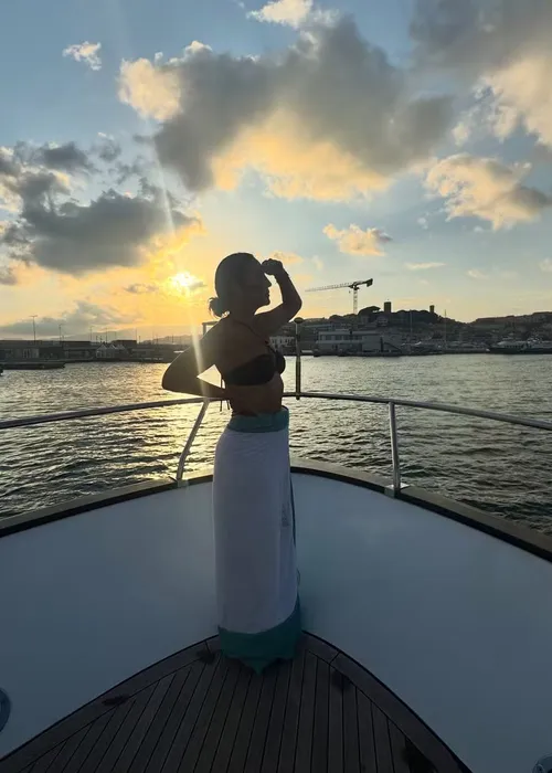
					Ivete Sangalo ganha mensagem amorosa de Tiago Maia em foto de biquíni
				
				