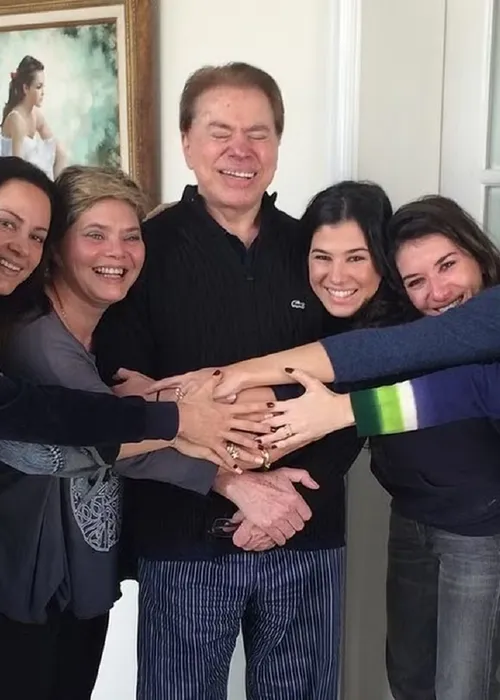 
					R$ 47 mi de Silvia Abravanel expõem briga por herança de Silvio Santos
				
				