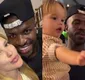 
                  Vini Jr. é visto em momento paterno com José Leonardo e Virginia reage