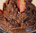 Brigadeiro com bacon: receita inusitada e crocante fica pronta em 20 minutos