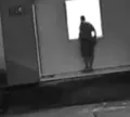 Homem que se masturbou em janela pode ser expulso de condomínio na BA