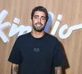 Solteiro, Pedro Scooby curte o Rock in Rio em meio à briga judicial