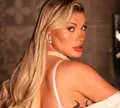 Andressa Urach é barrada em imigração após procedimentos estéticos de R$ 240 mil