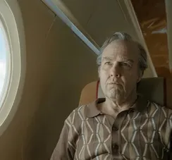 'Digger': Tom Cruise surge irreconhecível em filme que chega ao Brasil com elenco estrelado