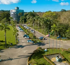 Estudantes são hospitalizados após termômetro com mercúrio quebrar em universidade na Bahia