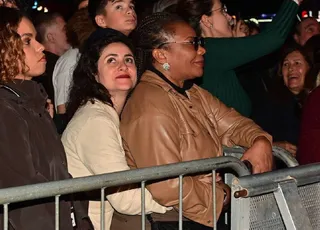 Poliglota e apaixonada: quem é Juliana Caetano, namorada de Margareth Menezes que surgiu através de Elton John