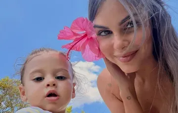 Mãe da filha de Neymar rebate ataques após comprar roupas de R$ 50
