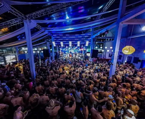 
					Carnaval 2027: com demanda acima da média, Daniela Mercury vai abrir folia em Salvador com baile à fantasia
				
				