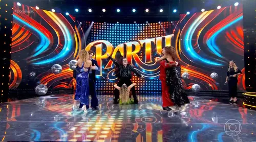 
					Dança dos Famosos: Pedro Scooby paralisa no palco e Huck manda recado
				
				
