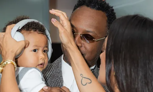 
					Filho de Thiaguinho e Carol Peixinho assiste show do pai pela 1ª vez
				
				