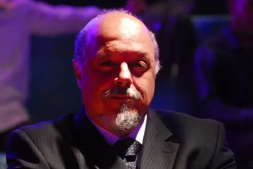 
					Morre ator Roney Facchini, de 'Rá Tim Bum' e 'Bang Bang', aos 73 anos
				
				