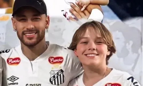 
					Neymar abre álbum de fotos para comemorar aniversário de filho; veja
				
				