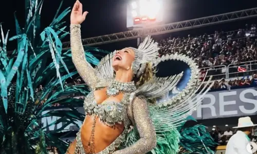 
					Paolla Oliveira deslumbra web com vestido transparente: 'Parece IA'
				
				