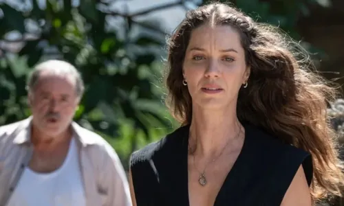 
					Quem Ama Cuida: Francesca explode bomba e 'ressuscita' mocinho
				
				