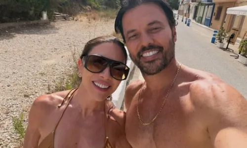 
					Acabou? Patrícia Abravanel surge sem aliança após marido ser acusado de participar de 'festinha' de Vorcaro
				
				