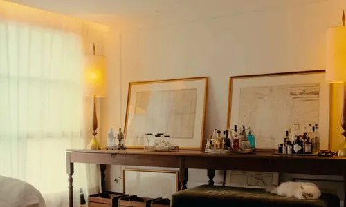 
					Amora Mautner: diretora de 'Quem Ama Cuida' vive em cobertura luxuosa digna de personagem novela
				
				