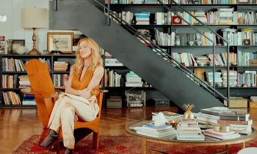 
					Amora Mautner: diretora de 'Quem Ama Cuida' vive em cobertura luxuosa digna de personagem novela
				
				