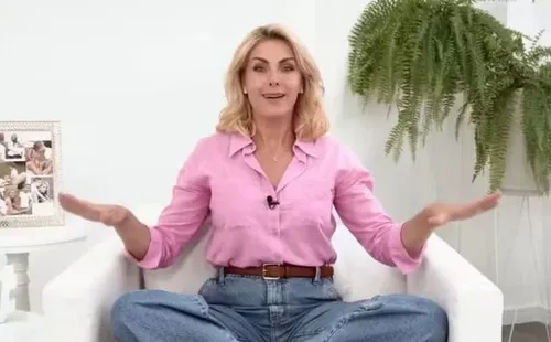 
					Ana Hickmann: relembre 6 polêmicas da apresentadora após ela criticar look de Virginia Fonseca
				
				