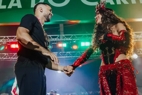 
					Anitta e Mestre Fafá juntos? Líder da bateria da Grande Rio quebra o silêncio de química em coroação
				
				
