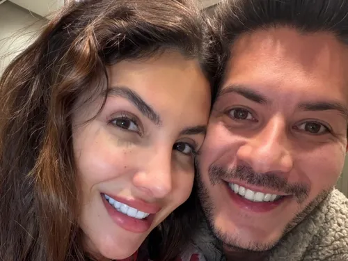 
					Arthur Aguiar reata casamento com Jheny Santucci após 11 dias de separação
				
				