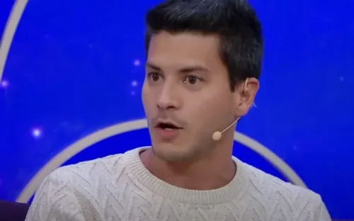 
					Arthur Aguiar se revolta após vazamento de dívidas e ação de despejo: 'Não existe mais limite'
				
				