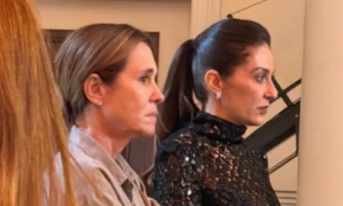 
					Avenida Brasil 2: Adriana Esteves surge caracterizada como Carminha pela 1ª vez na companhia de Belo e versão crente surpreende
				
				