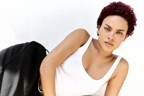 
					Bella Campos muda radicalmente o visual e surge com novo cabelo; FOTOS
				
				
