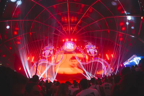 
					Carnaval 2027: Camarote Salvador anuncia Vintage Culture, Mochakk, Carlinhos Brown e mais artistas
				
				