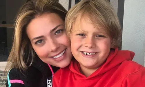
					Carol Dantas desabafa sobre 'dificuldade' em criação de filho com Neymar: 'Coisa chata'
				
				