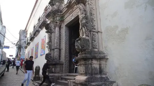 
					Cinco locais de Salvador para viver experiências artísticas não óbvias
				
				