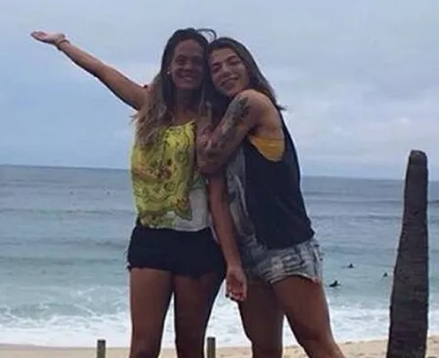 
					Conheça Shay Dufau: esposa discreta de Maurício Mattar é 26 anos mais nova e era amiga da filha do ator
				
				