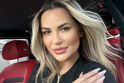
					Deolane Bezerra faz desabafo em nova carta da prisão e mãe desaba: 'Não sei até quando vou suportar'; leia a carta na íntegra
				
				