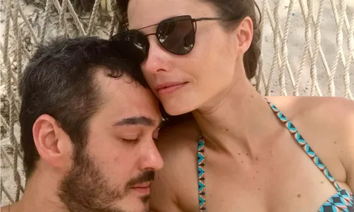 
					Ex-Carrossel, esposa de Marcos Veras anuncia fim do casamento após dez anos: 'Somos família'
				
				