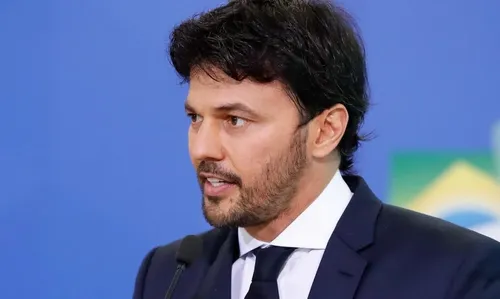 
					Fábio Faria realmente traiu Patrícia Abravanel? Veja as polêmicas do marido da filha de Silvio Santos
				
				