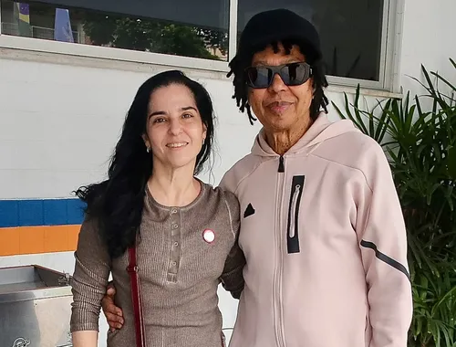 
					Famosos votam no 2º turno das Eleições 2026; FOTOS
				
				