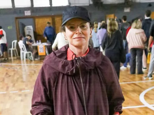 
					Famosos votam no 2º turno das Eleições 2026; FOTOS
				
				