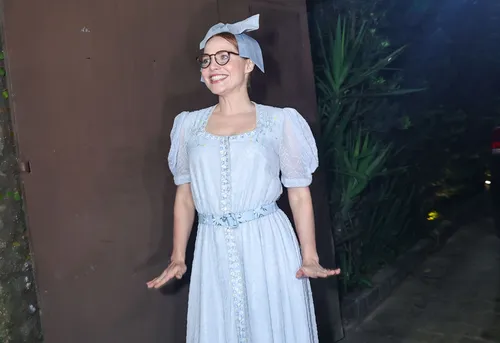 
					Festa de Quem Ama Cuida: atores arrasam nas fantasias em comemoração da Globo; veja fotos e vídeos
				
				