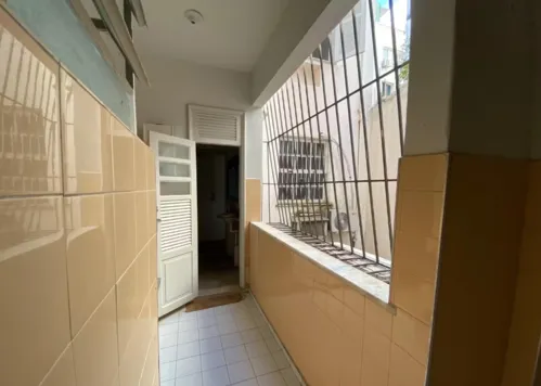 
					Filho de Renato Russo barra venda de apartamento milionário; local foi 'abandonado' e virou ponto turístico no Rio
				
				