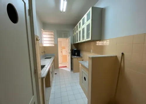 
					Filho de Renato Russo barra venda de apartamento milionário; local foi 'abandonado' e virou ponto turístico no Rio
				
				