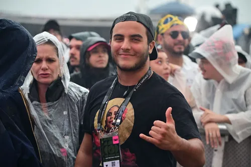 
					Gêmeas de Ivete Sangalo invadem palco e fazem passo do Jamal com a mãe
				
				