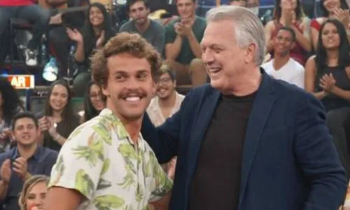 
					Giulia Gam exibe fotos raras ao lado de filho que teve com Pedro Bial; conheça Theo Bial
				
				